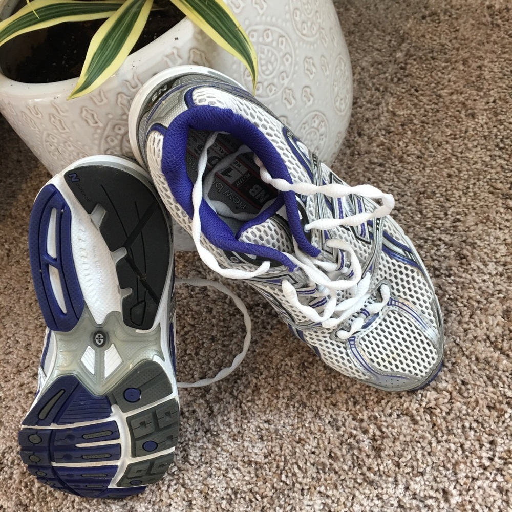 New Balance running shoes, size 8.5